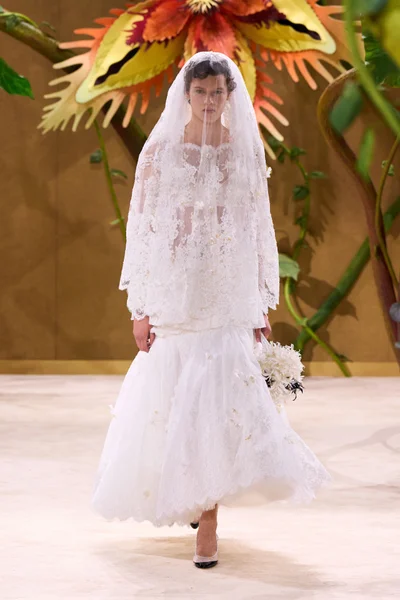 Look 50